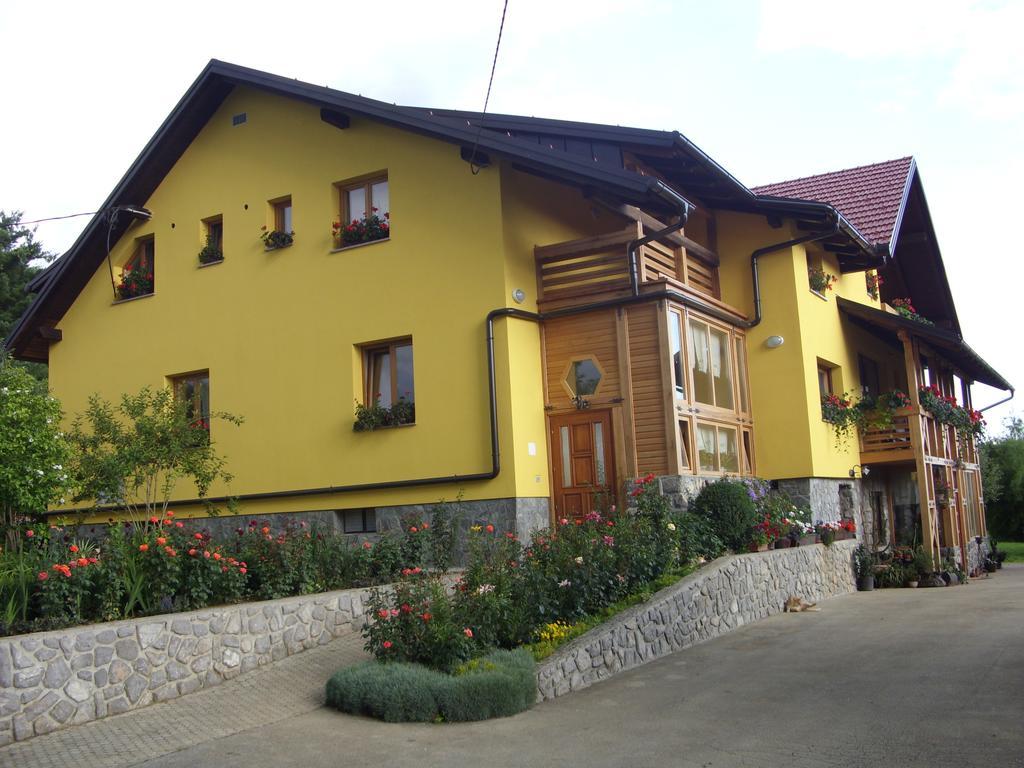 SemicTourist Farm Ob Izviru Krupe别墅 外观 照片